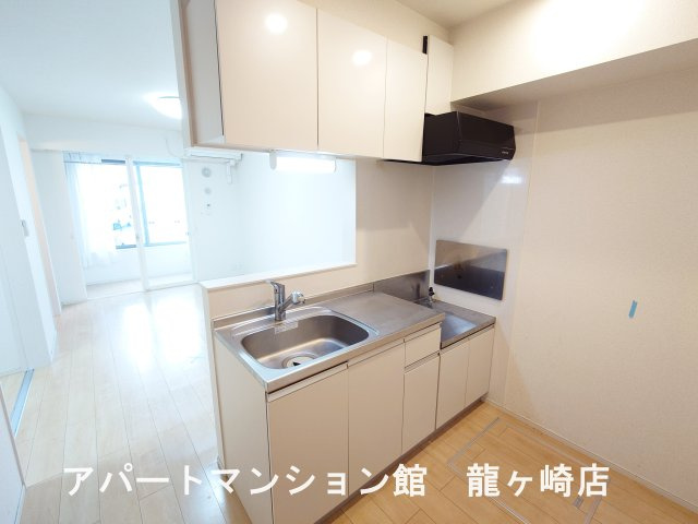 アイランドヒルズアミファイナルのキッチン