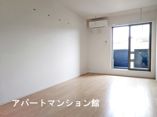 アイランドヒルズアミファイナルの居間・リビング