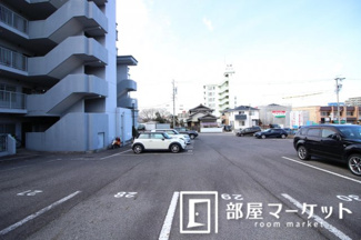 【駐車場】