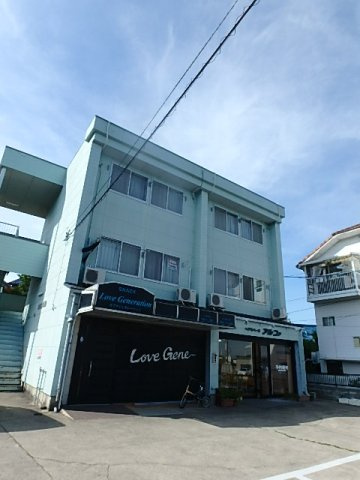 ハイツ向陽の駐車場