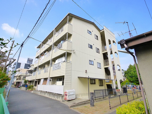 ナラコック三条ハイツの外観|キレイな外観です。