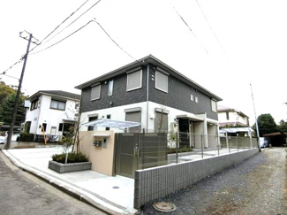 【外観】 | 複数沿線利用可能な「日吉」駅まで徒歩8分！通勤通学・お買物にも便利な立地！オール電化の2階建てアパートです☆