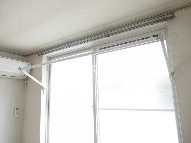 【設備】 | エステートピアナカタD棟（長瀬賃貸） | 室内物干しです