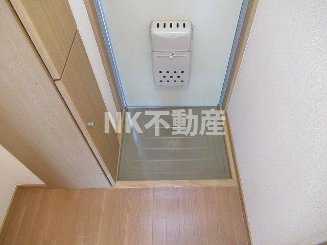 【玄関】 | エステートピアナカタD棟（長瀬賃貸） | 玄関です