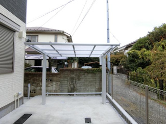 【その他共用部分】 | 屋根付きの駐輪場で雨が降っても大切な自転車が濡れなくてすみますね♪自転車はちょっとした移動手段に便利ですよね！