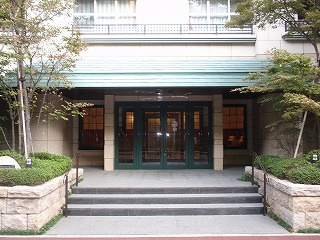 グランドメゾン赤坂門のエントランス