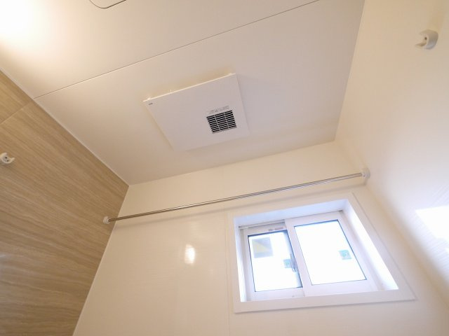 サニーソレイユの設備|お風呂には浴室乾燥機もついてます。