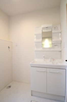 【洗面所】 | 茂呂貸家 | 広い洗面スペース