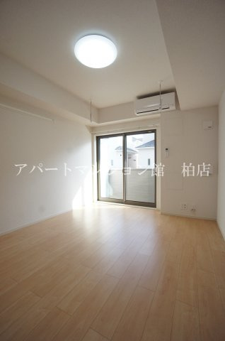 アライブ　ジュネスの居間・リビング