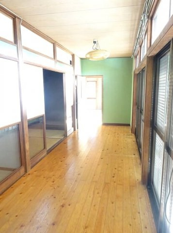 江崎貸家の内装