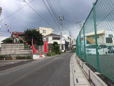【前面道路含む現地写真】 | 上尾市川　土地広々新築住宅