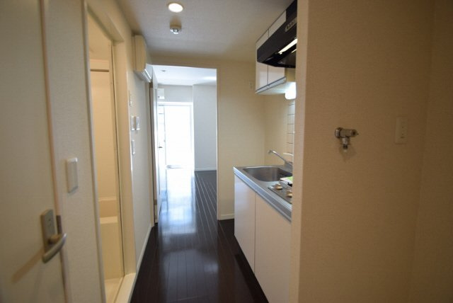 レジディア船橋Ⅳの玄関|キッチン周り