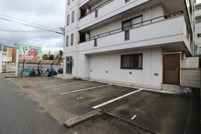 【駐車場】 | サンシャ２ | 駐車場