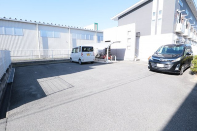 【駐車場】 | ル・シャンデパン | 駐車場