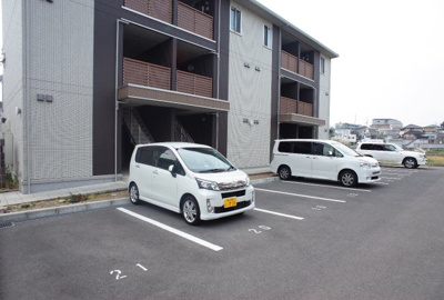 【駐車場】 | グランアヴァンティⅡ | 駐車場