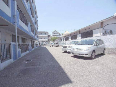 【駐車場】 | ブルーハイツ北別府 | 駐車場