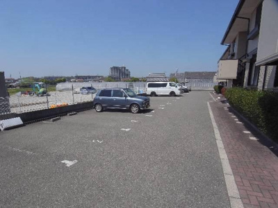 【駐車場】 | フローラルコート | 駐車場
