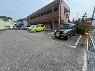 【駐車場】 | エクセレント | 駐車場