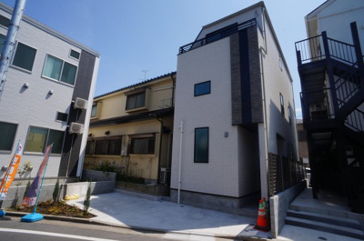 【外観】 | 小岩8分　南小岩六丁目新築戸建 | 公道二面道路接する新築戸建になります。