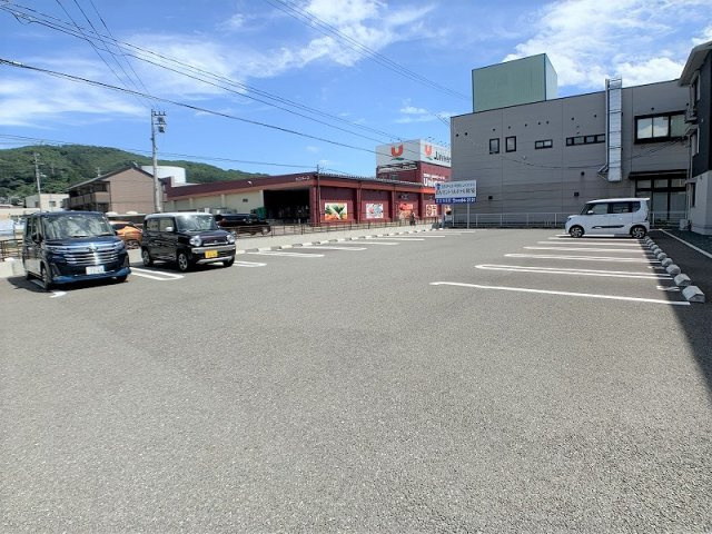 プラネージュⅡの駐車場