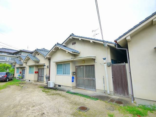 山中住宅の外観|落ち着いた雰囲気の外観です