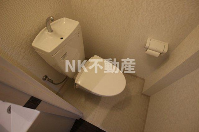 【トイレ】 | サカエマンション（八戸ノ里賃貸） | 清潔感のあるトイレです