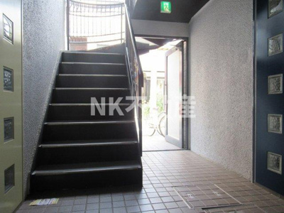 【エントランス】 | サカエマンション（八戸ノ里賃貸） | 建物の内部です