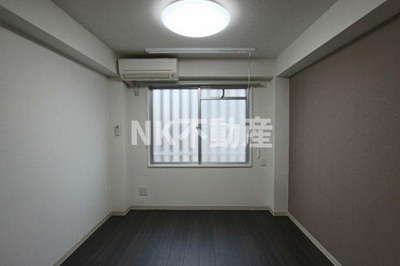 【居間・リビング】 | サカエマンション（八戸ノ里賃貸） | 洋室です