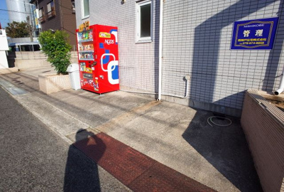 【その他共用部分】 | サンスイート神戸 | 敷地内ゴミステーション☆イメージ写真