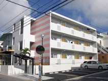 中頭郡北谷町字桑江のアパートの画像