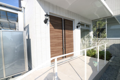 【ロビー】 | Falke・Ehre