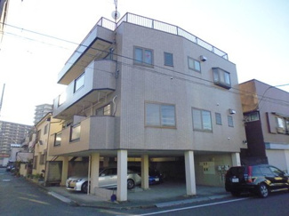 【外観】 | 南武線「矢向」駅まで徒歩10分♪スーパーやコンビニが近くて便利な住環境の3階建てマンションです☆