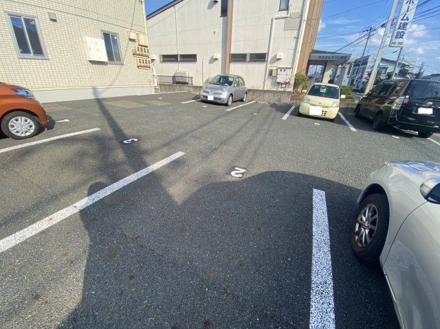 ノベルの駐車場