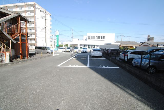 コア・フォレスタの駐車場