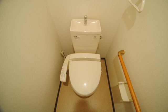 コア・フォレスタのトイレ|トイレもきれいです。
内装イメージ：同物件別室