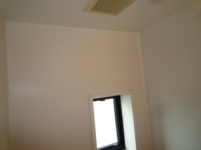 Ｖｉｌｌａ　Ｅｔｏｉｌｅの浴室|風呂窓
