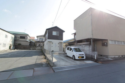 【駐車場】 | サニーコート | 車をお持ちの方に嬉しい駐車場付きの物件です