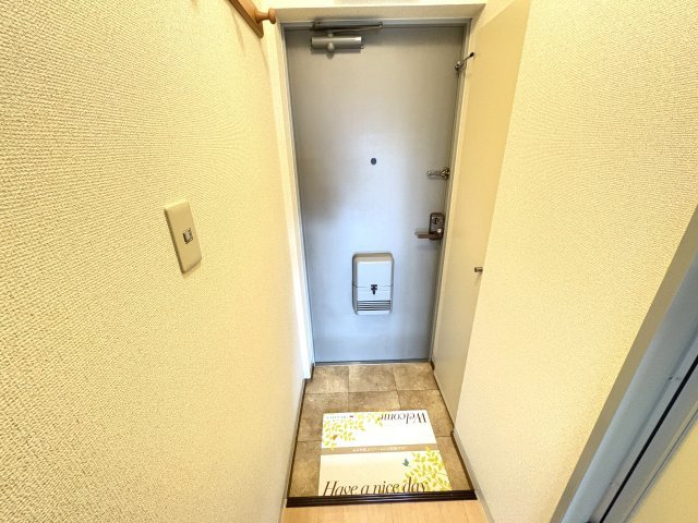 昭島コートエレガンスＤ棟の玄関