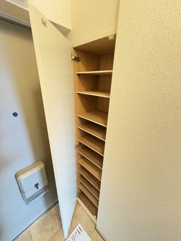 昭島コートエレガンスＤ棟の収納