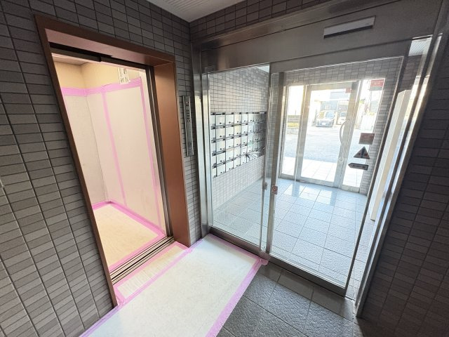 昭島コートエレガンスＤ棟のロビー