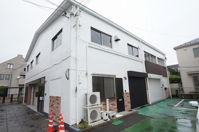 【外観】 | カネゴン | 使いやすいようにリノベーションをしながら、生まれ変わっている建物です。