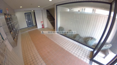 【エントランス】 | リバーサイド瓢箪山