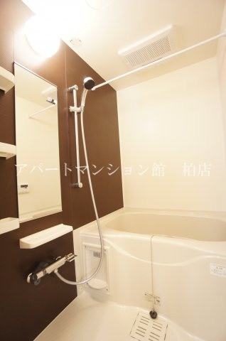 アライブ　ジュネスの浴室