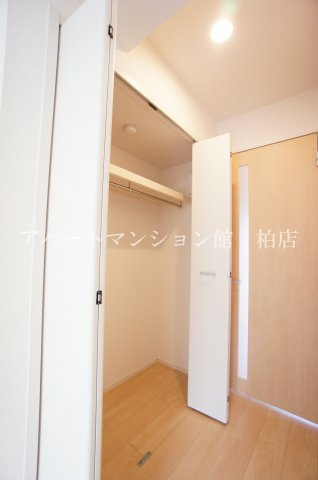 アライブ　ジュネスの収納