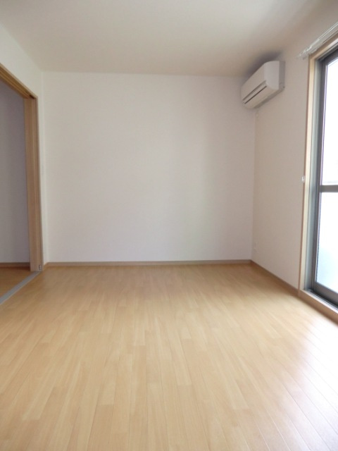 ラフィネ姫島の洋室