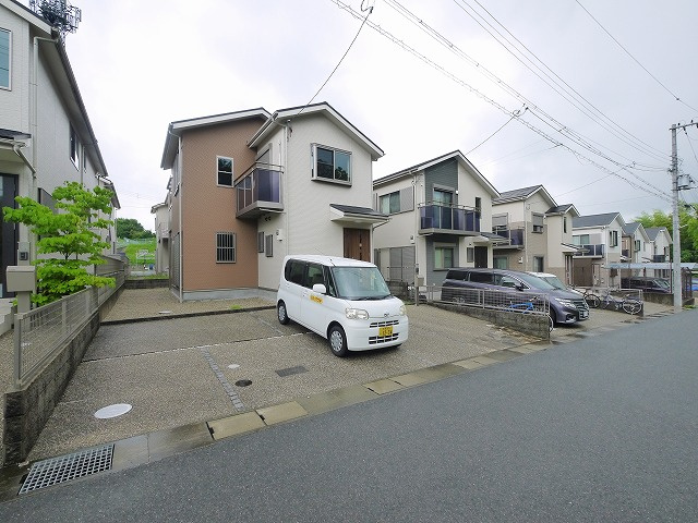 奈良市押熊町戸建の駐車場|駐車場完備です