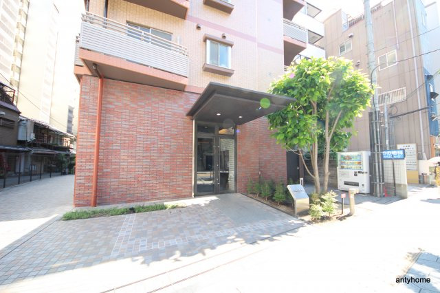レジディア天神橋　仲介手数料無料のエントランス