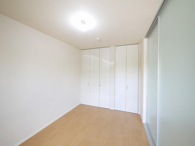 シャーメゾン恋の窪の内装|きれいな洋室です