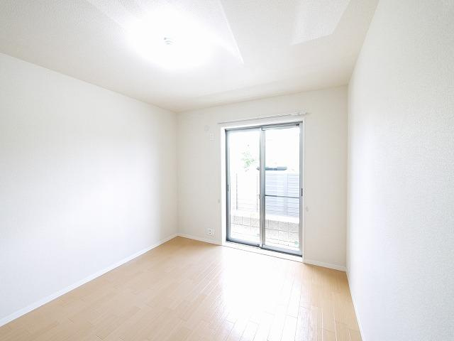 シャーメゾン恋の窪の洋室|広々とした洋室です