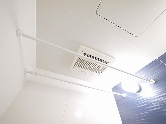 シャーメゾン恋の窪の設備|お風呂には浴室乾燥機もついてます。
